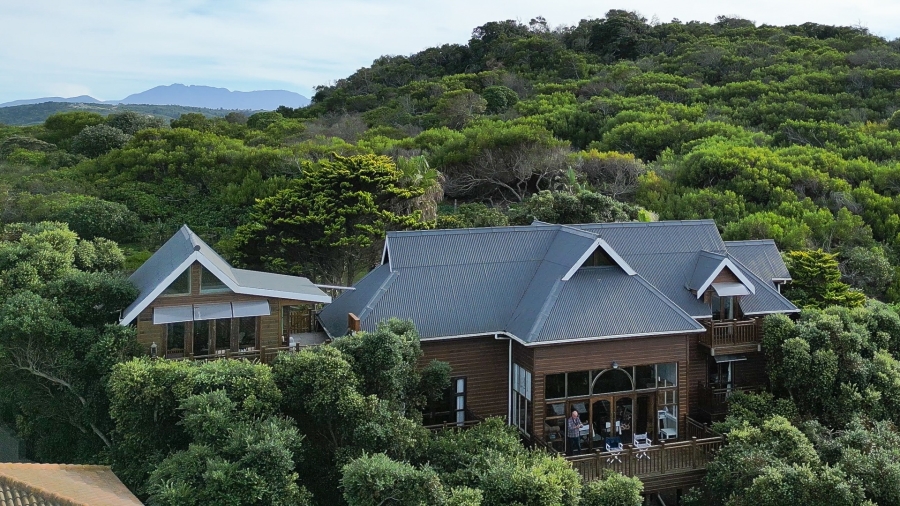 To Let 5 Bedroom Property for Rent in Southern Cross Western Cape